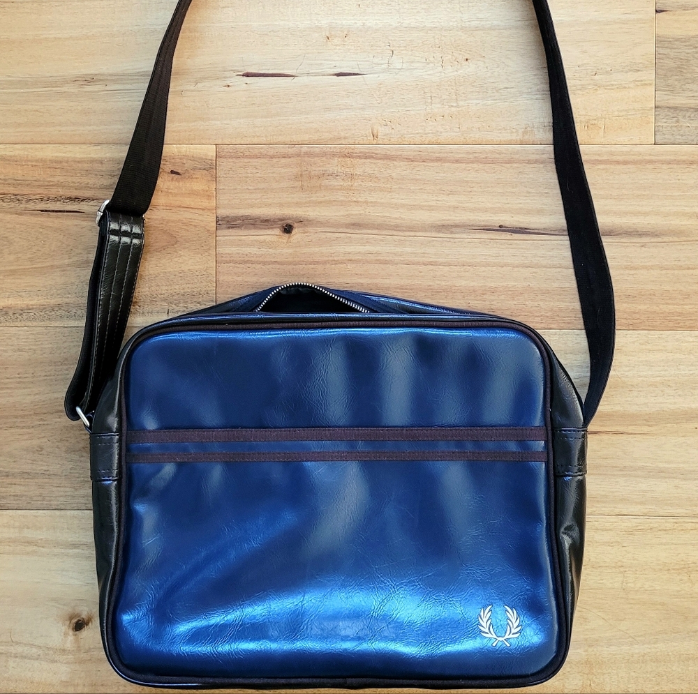Beautiful Unused Fred Perry Messenger Bag